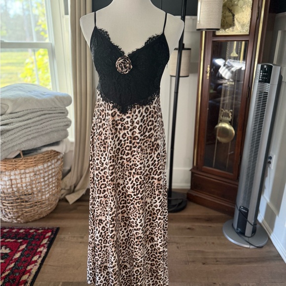 Wayf Dresses & Skirts - Wayf Black Lace Trim Dress